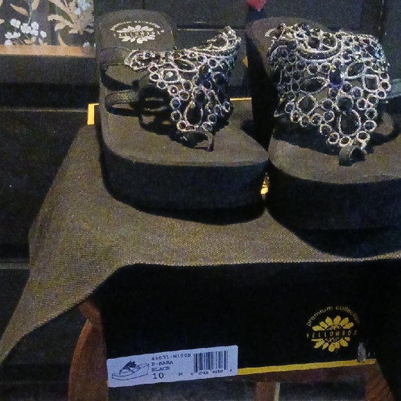 Yellow Box Black Sandals with Silver Accents - Picture 11 of 11